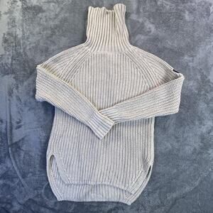 AlpnRock Sweater Womens Medium Beige Ribbed Knit Turtleneck Pullover Badge Logo